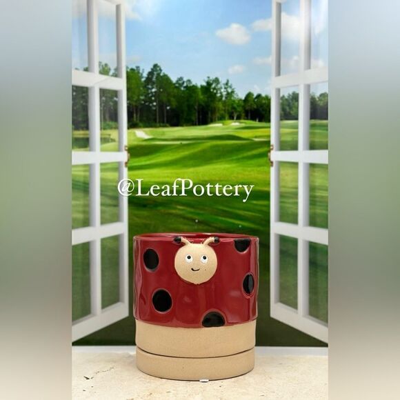 Miss Ladybug Red/Black Ceramic Planter Pot with Saucer Attached - Picture 11 of 11